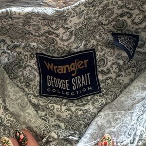 Wrangler George Strait Paisley Shirt in Gray and White